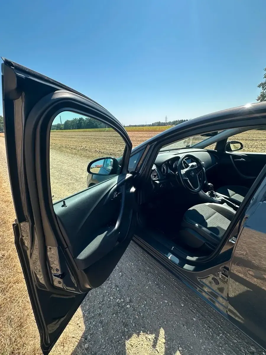 Gebraucht Opel Astra 140 PS (102 kW) 2015 Grau Limousine