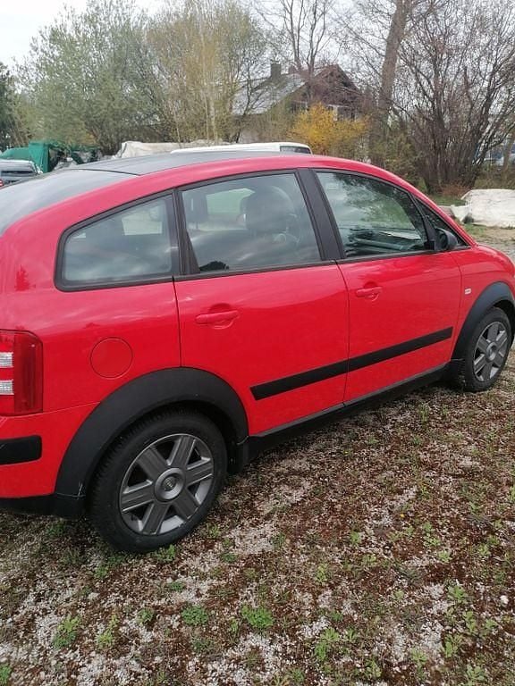 Usata Audi A2 75 CV (55 kW) 2003 Rosso Utilitaria