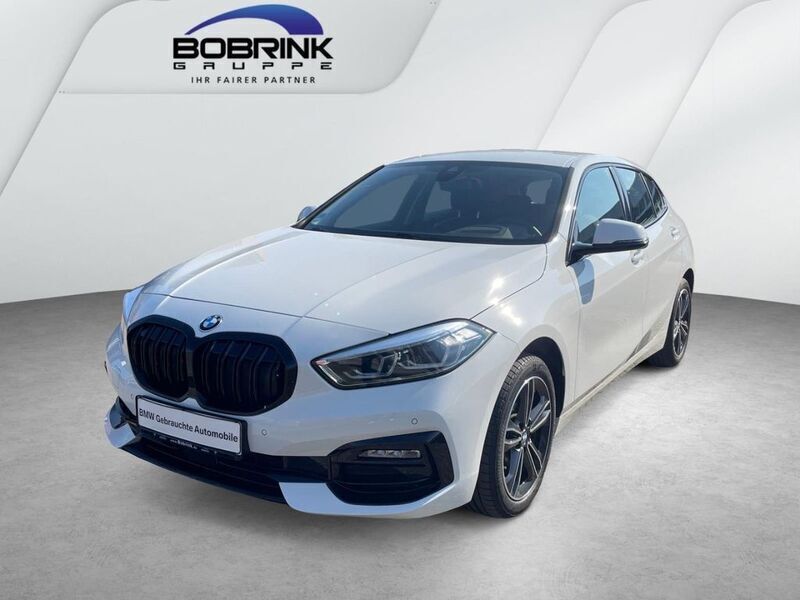 Weiß Gebraucht 2024 BMW 118 Sport Line Kleinwagen | 31.900 € (Teuer) - Bild 1/4