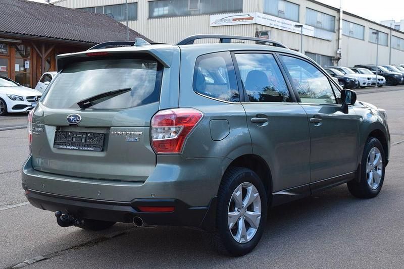 Gebraucht Subaru Forester Active 147 PS (108 kW) 2015 Jasmine green met. SUV