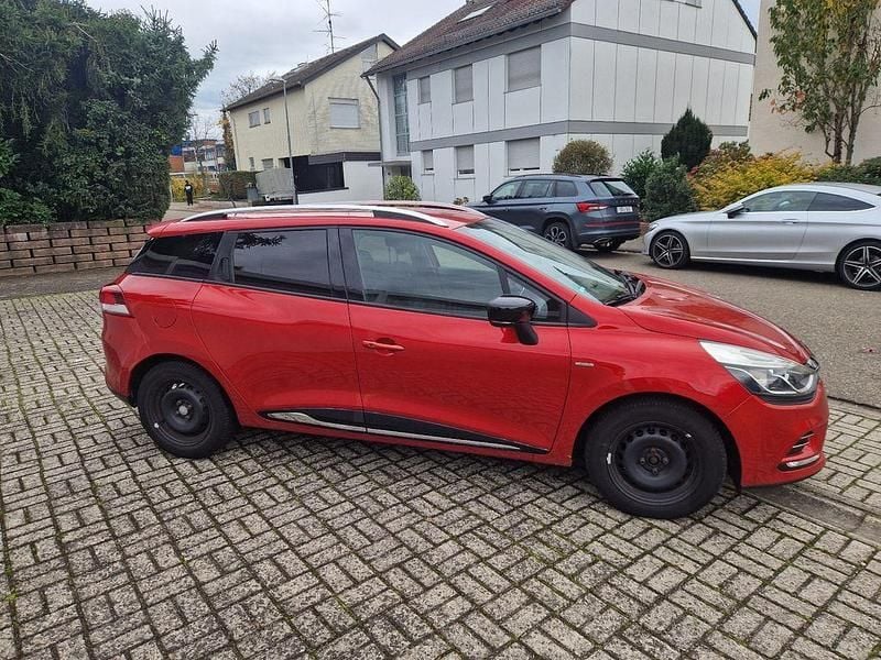 Gebraucht Renault Clio IV LIMITED 90 PS (66 kW) 2017 Rot Limousine