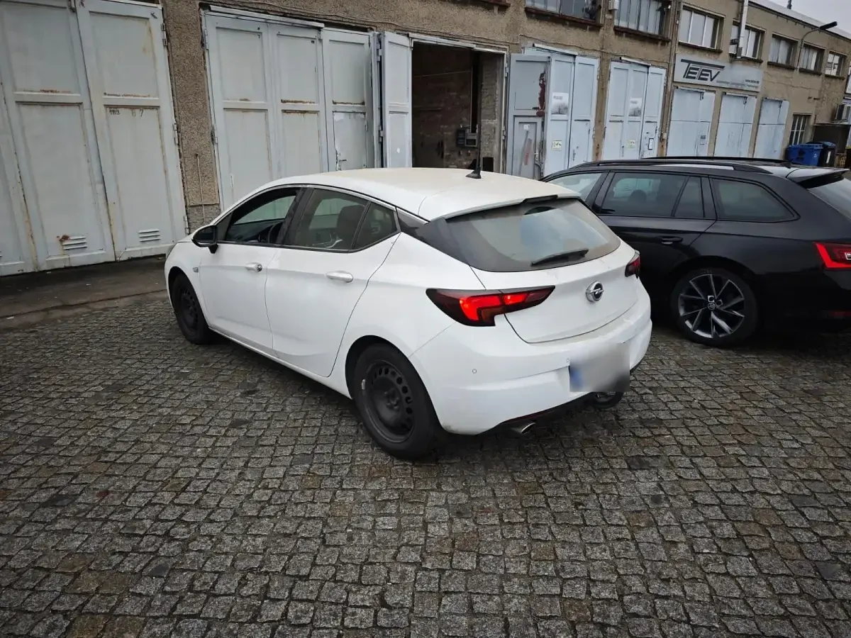 Gebraucht Opel Astra 160 PS (117 kW) 2017 Weiß Limousine