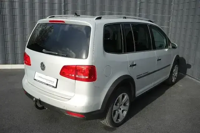 Gebraucht VW Touran Cross 105 PS (77 kW) 2010 Gold Van / Kleinbus
