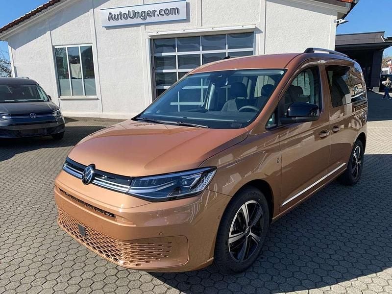 Neu VW Caddy Style 122 PS (89 kW) 2025 Copper bronze Van / Kleinbus