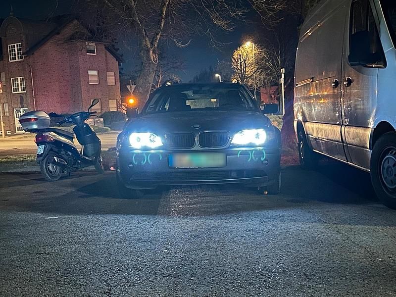 Gebraucht BMW 318 116 PS (85 kW) 2005 Blau Kombi