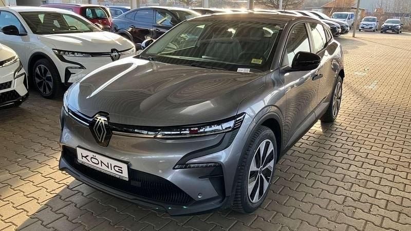 Dolomitgrau Gebraucht 2023 Renault Mégane Evolution Limousine | 26.989 € (Guter Preis) - Bild 1/4