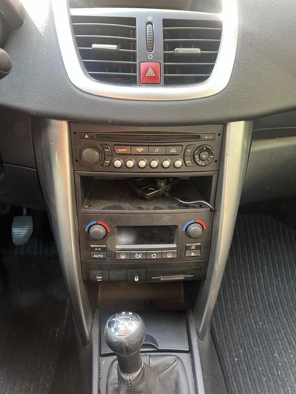 Gebraucht Peugeot 207 88 PS (64 kW) 2007 Blau Kleinwagen