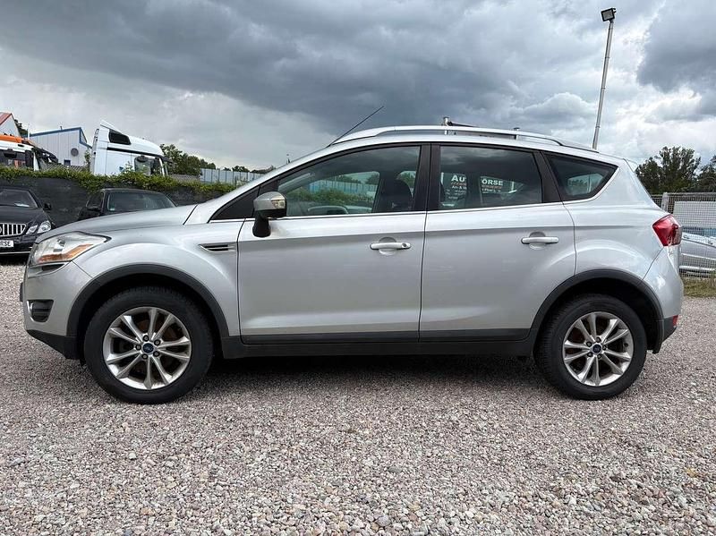 Gebraucht Ford Kuga Trend 140 PS (102 kW) 2010 Polarsilber metallic SUV