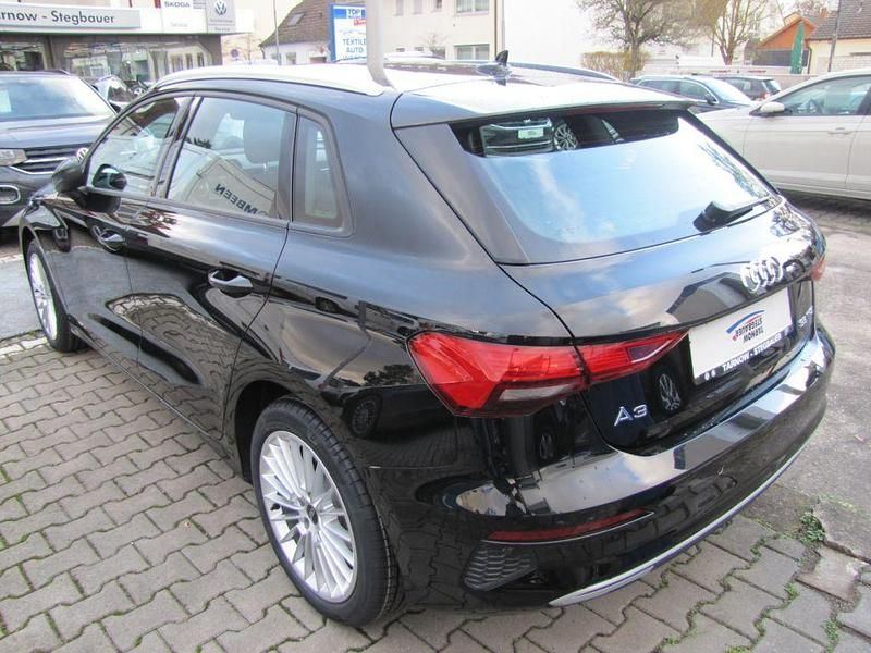 Używany Audi A3 Advanced 150 KM (110 kW) 2024 Czarny Sedan/Limuzyna