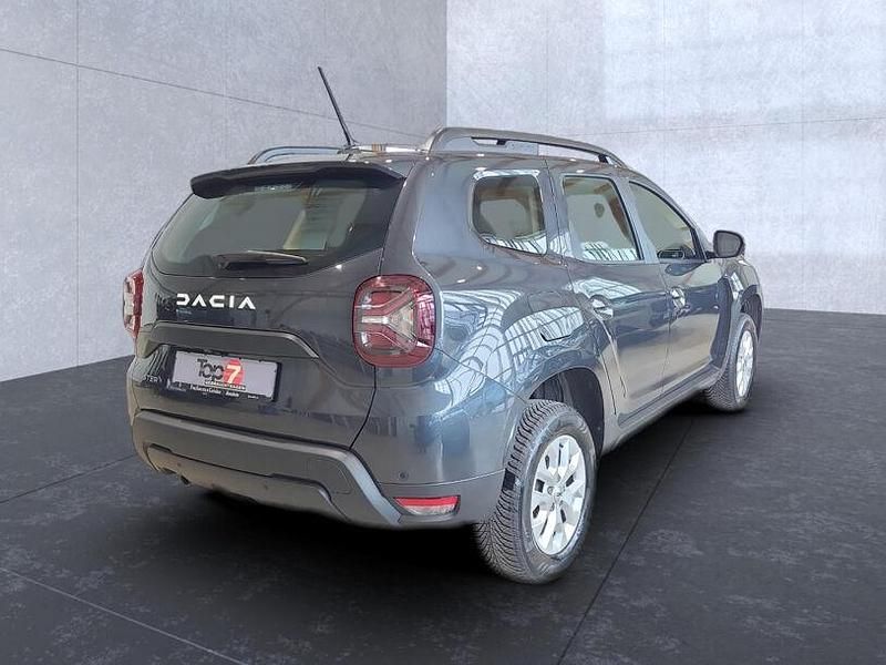 Gebraucht Dacia Duster Expression 131 PS (96 kW) 2024 Grau comete (metallic) SUV