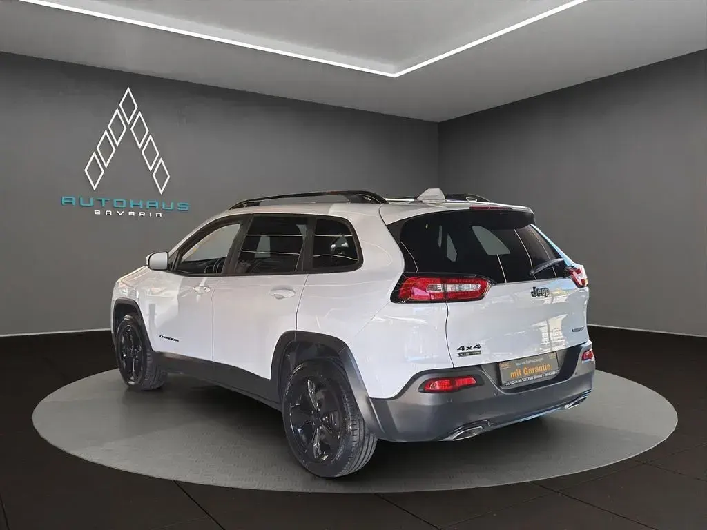 Gebraucht Jeep Cherokee Night Eagle 200 PS (147 kW) 2016 Weiß SUV