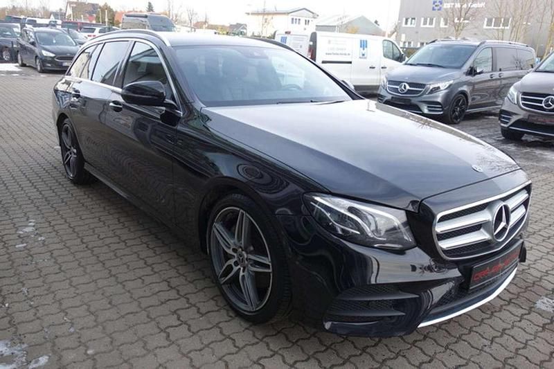 Gebraucht Mercedes E300 AMG line 245 PS (180 kW) 2018 Obsidianschwarz Kombi