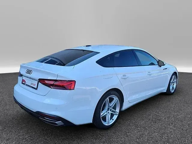 Gebraucht Audi A5 Sportback Advanced 163 PS (119 kW) 2023 Ibisweiß Kleinwagen
