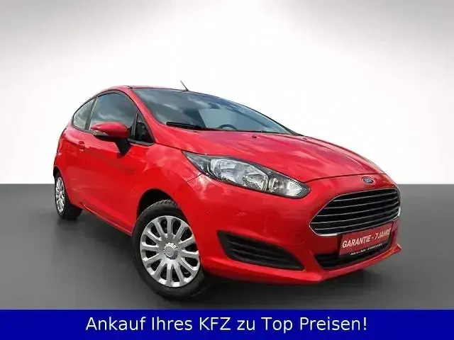 Gebraucht Ford Fiesta 60 PS (44 kW) 2015 Rot Kleinwagen
