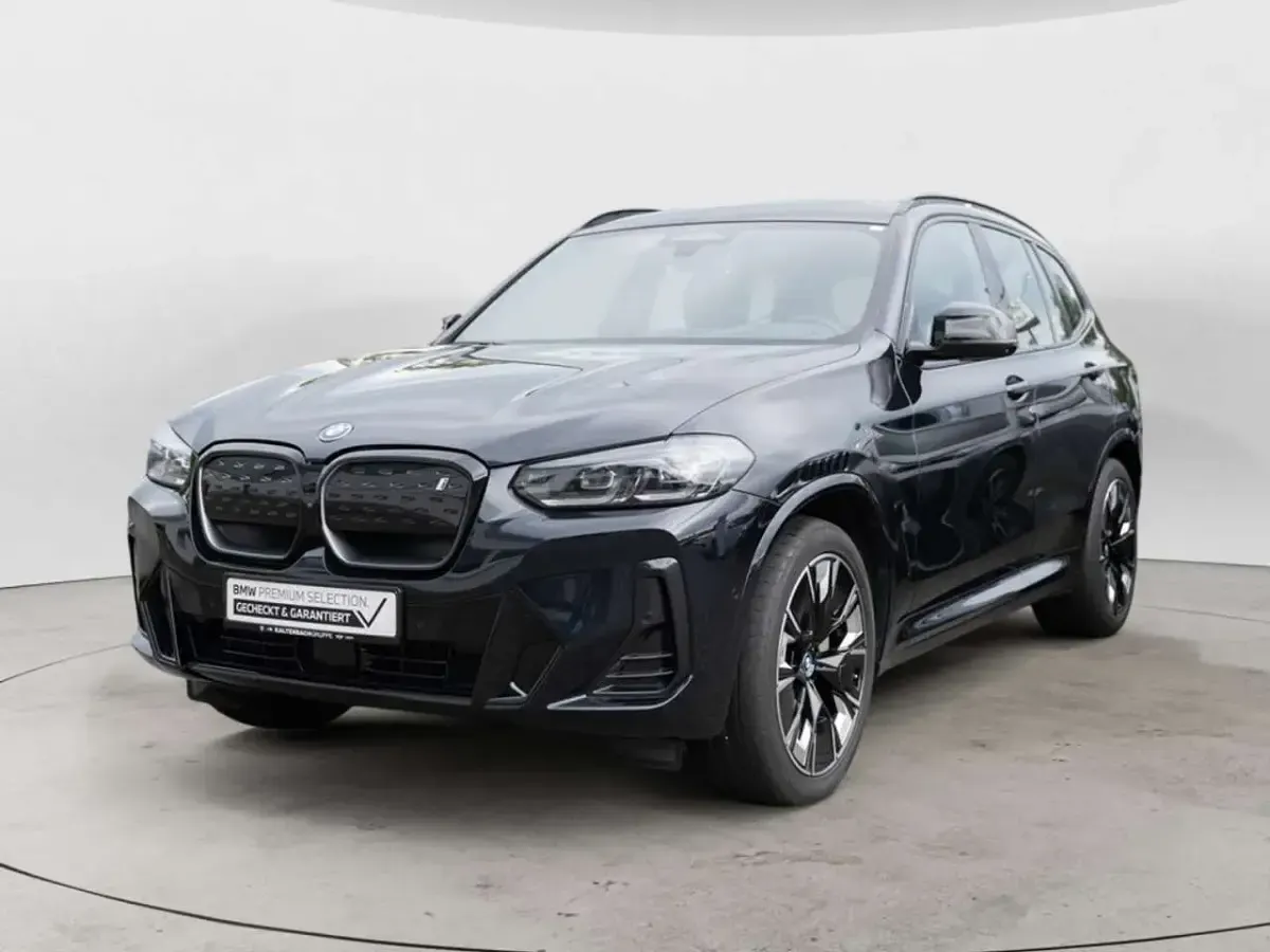 Gebraucht BMW iX3 Impressive 210 kW (286 PS) 2023 Schwarz SUV