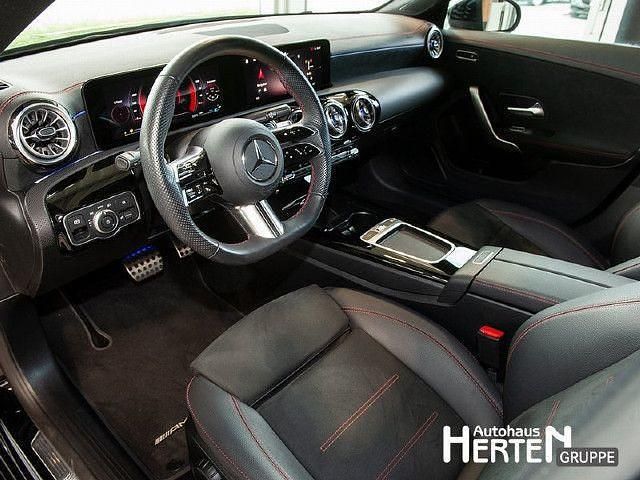 Gebraucht 2024 Mercedes CLA180 Limousine | 31.700 € (Fairer Preis) - Bild 1/3