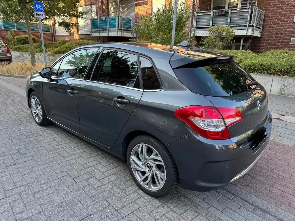Gebraucht Citroën C4 SELECTION 120 PS (88 kW) 2012 Grau Limousine