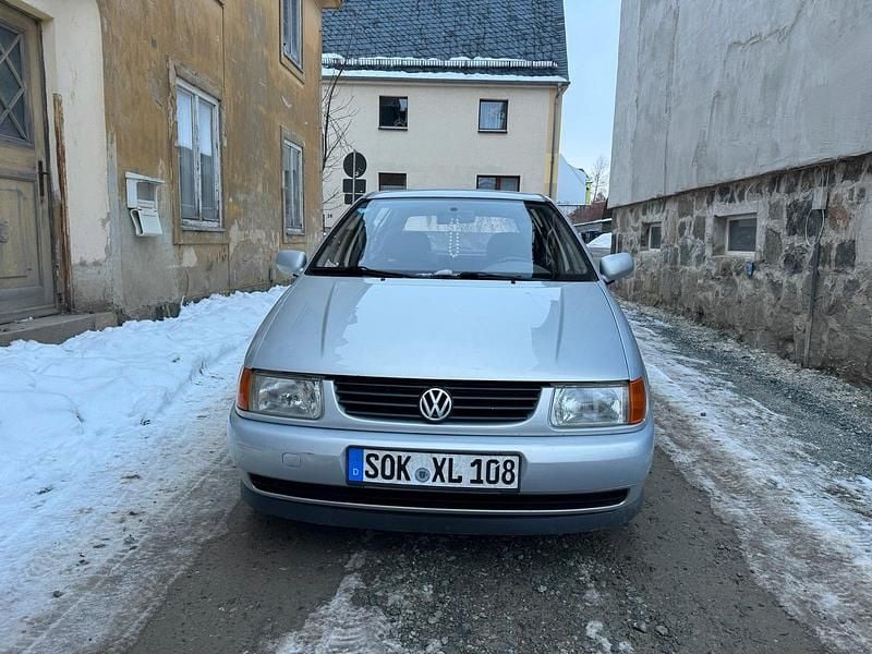 Gebraucht VW Polo 60 PS (44 kW) 1998 Silber Limousine