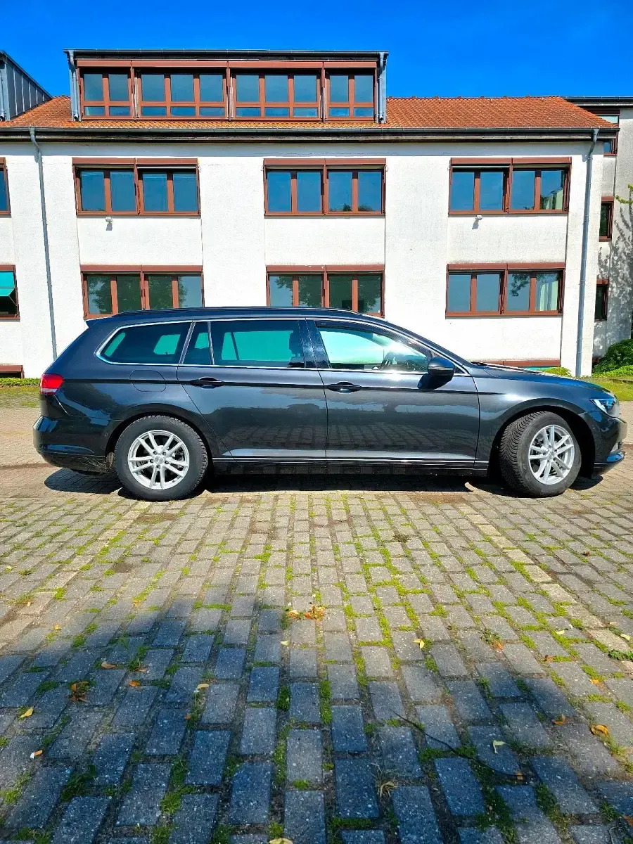 Gebraucht VW Passat 150 PS (110 kW) 2018 Grau Kombi