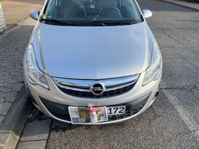 Starsilber iii m2 Gebraucht 2013 Opel Corsa Satellite Kleinwagen | 4.990 € (Fairer Preis) - Bild 1/4