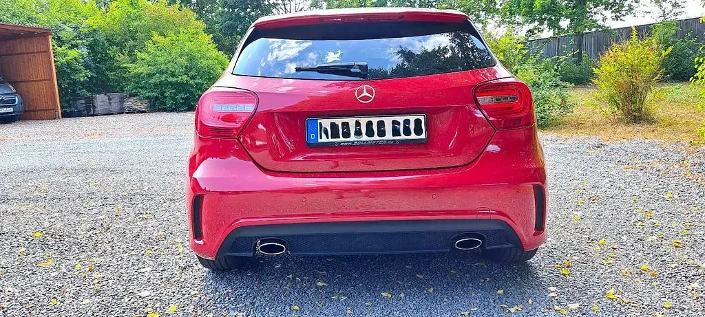 Gebraucht Mercedes A180 AMG line 122 PS (89 kW) 2013 Rot Kleinwagen