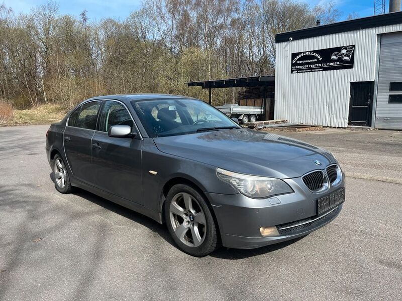 Gebraucht BMW 530 272 PS (200 kW) 2008 Grau Limousine