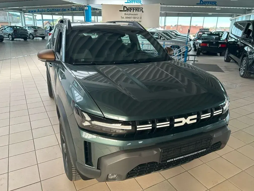 Second-hand Dacia Duster 131 CP (96 kW) 2025 Verde SUV