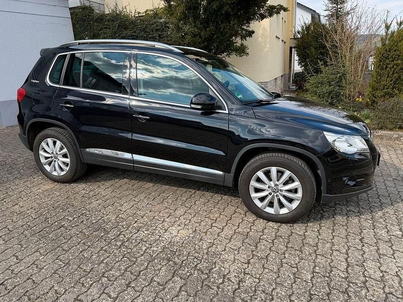 Gebraucht VW Tiguan 122 PS (89 kW) 2011 Schwarz SUV