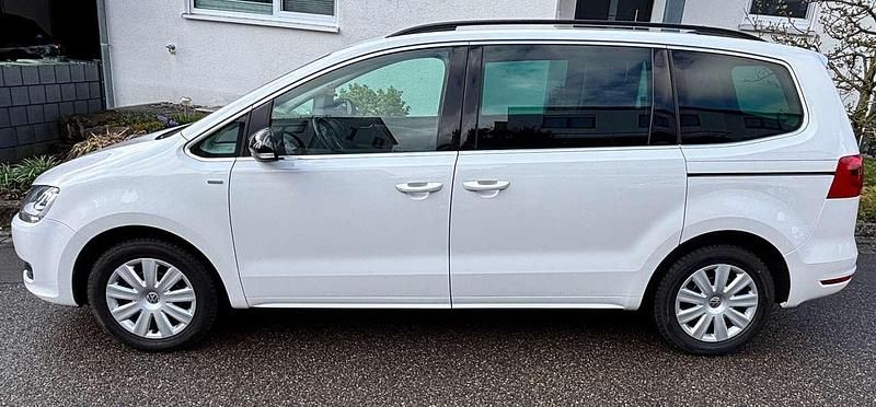 Gebraucht VW Sharan Match 140 PS (102 kW) 2013 Weiß Van / Kleinbus