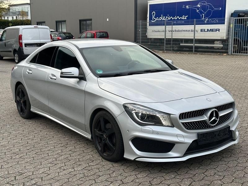 Silber Gebraucht 2013 Mercedes CLA200 AMG line Coupé | 15.450 € (Fairer Preis) - Bild 1/4