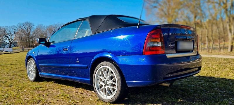 Gebraucht Opel Astra Cabriolet 125 PS (91 kW) 2003 Blau Cabrio
