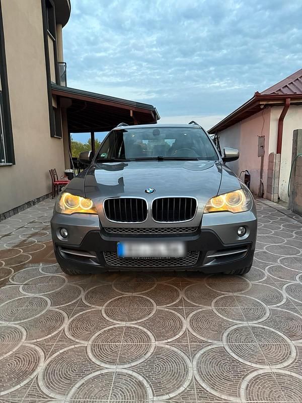 Grau Gebraucht 2010 BMW X5 SUV | 11.250 € (Superpreis) - Bild 1/4