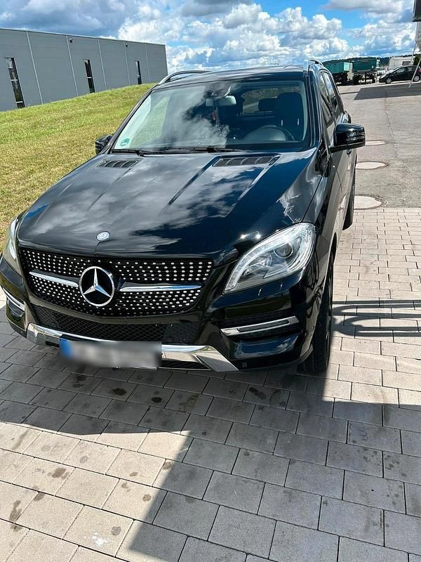 Schwarz Gebraucht 2013 Mercedes 350 Kombi | 17.950 € - Bild 1/4