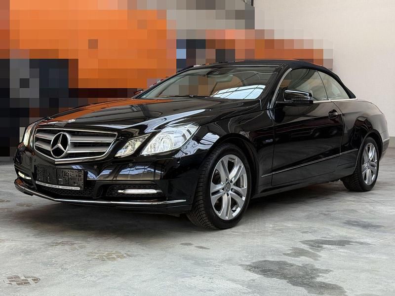 Gebraucht Mercedes E220 170 PS (125 kW) 2012 Schwarz Cabrio