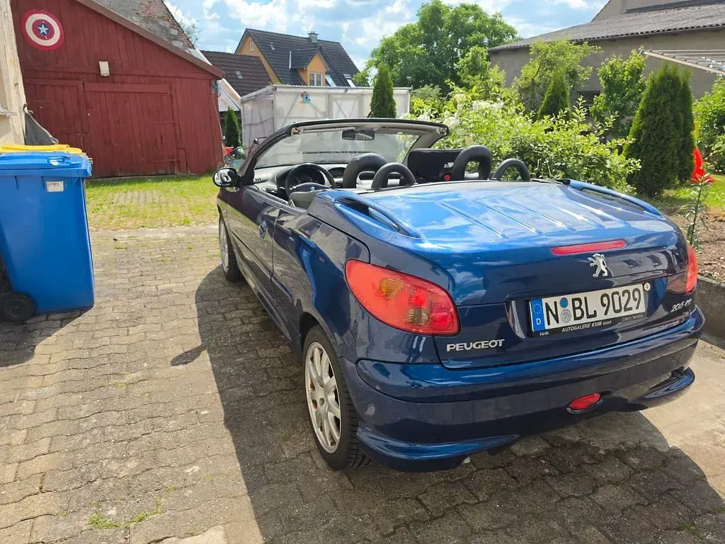 Gebraucht Peugeot 206 CC Quiksilver 109 PS (80 kW) 2006 Blau Cabrio