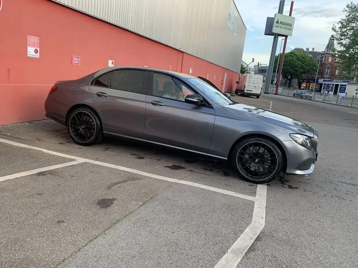 Gebraucht Mercedes E450 Avantgarde 367 PS (269 kW) 2019 Limousine