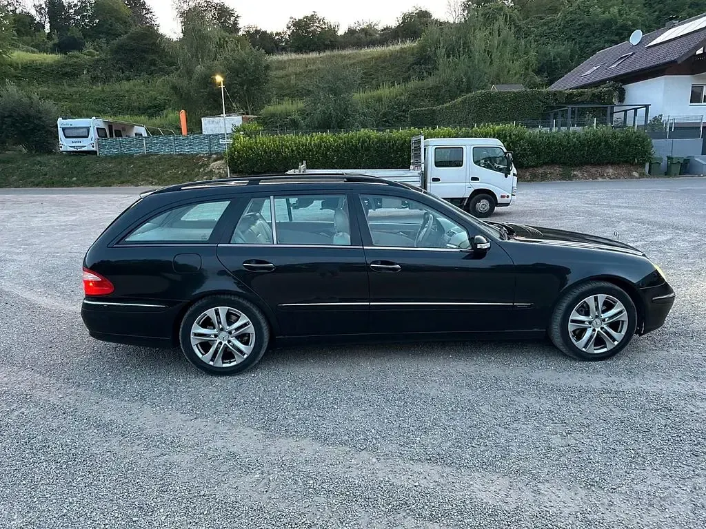 Gebraucht Mercedes E280 Elegance 190 PS (139 kW) 2005 Schwarz Limousine