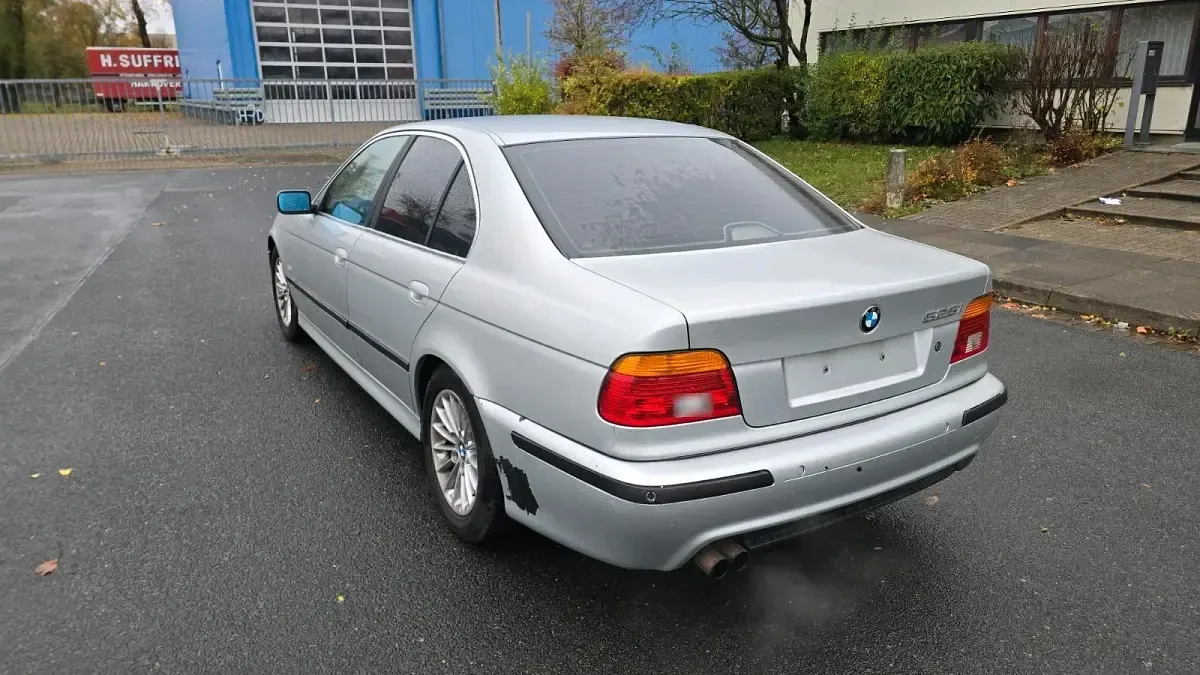 Gebraucht BMW 525 192 PS (141 kW) 2001 Silber Limousine