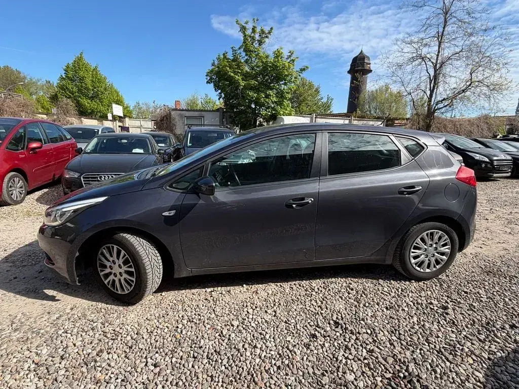 Gebraucht Kia Ceed Edition 7 90 PS (66 kW) 2015 Grau Kleinwagen