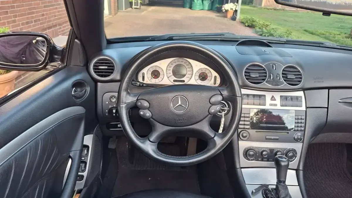 Gebraucht Mercedes CLK200 Avantgarde 163 PS (119 kW) 2005 Schwarz Cabrio