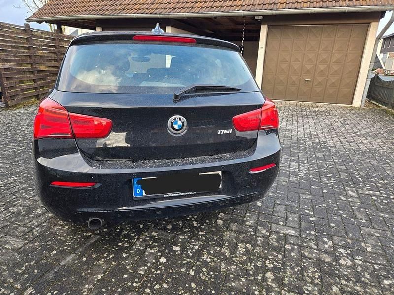 Gebraucht BMW 116 109 PS (80 kW) 2016 Schwarz Kleinwagen