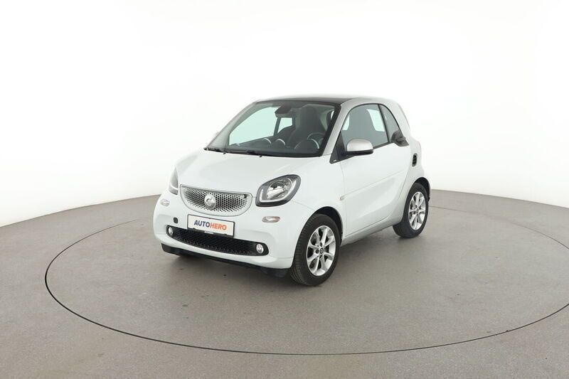 Weiß Gebraucht 2015 Smart ForTwo Coupé Basis Kleinwagen | 11.850 € (Fairer Preis) - Bild 1/4