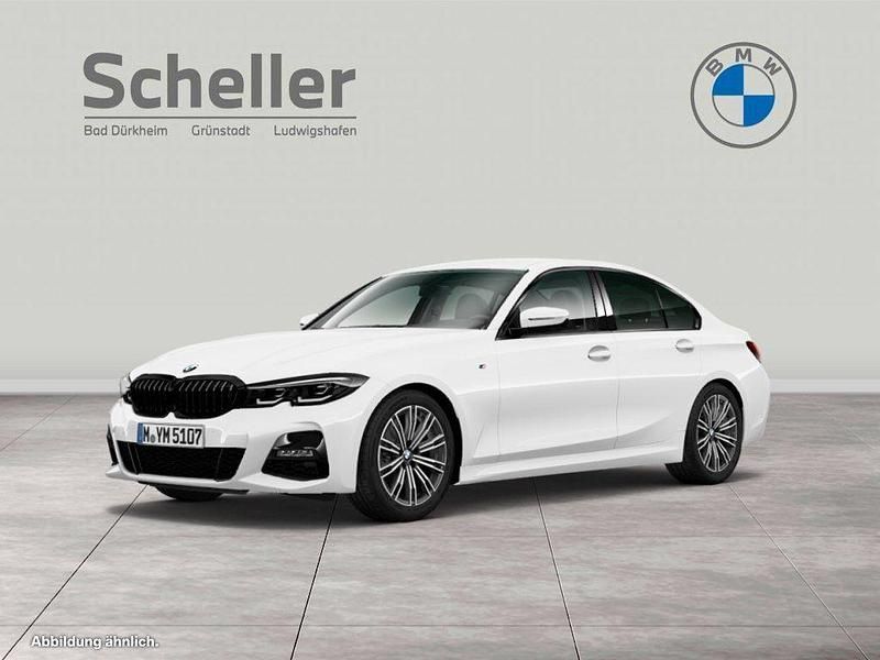 Weiß Gebraucht 2022 BMW 318 Performance Limousine | 27.900 € (Teuer) - Bild 1/4