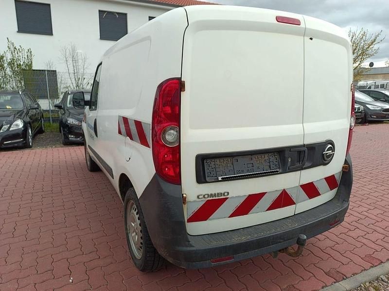 Gebraucht Opel Combo 95 PS (69 kW) 2014 Weiß Van / Kleinbus