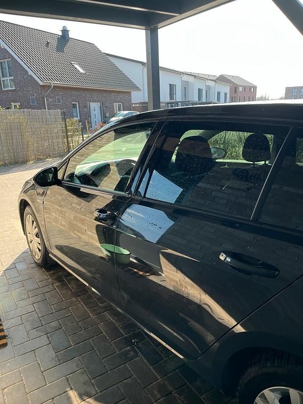 Gebraucht VW e-Golf 100 kW (136 PS) 2020 Grau Kleinwagen