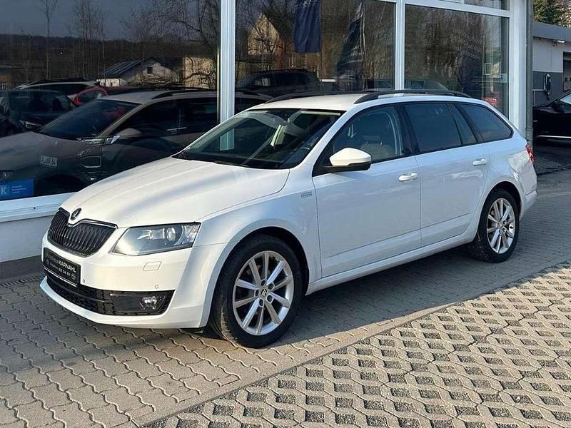 Gebraucht Skoda Octavia Style 150 PS (110 kW) 2016 Moonweiss metallic Kleinwagen