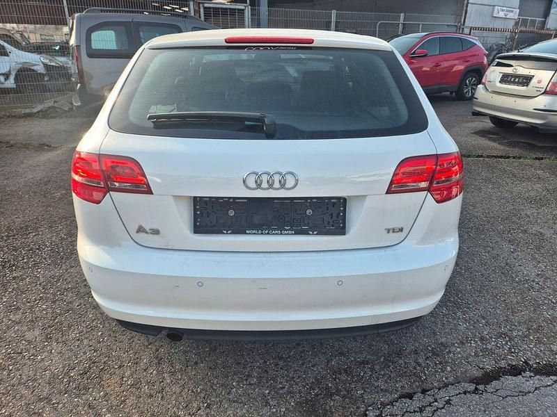 Gebraucht Audi A3 S-Line 105 PS (77 kW) 2011 Weiß Kleinwagen