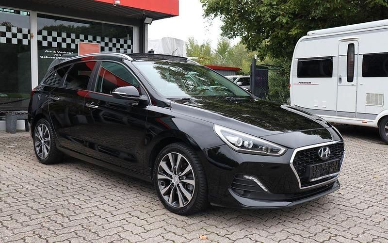 Schwarz Gebraucht 2019 Hyundai i30 Premium Kombi | 17.999 € (Fairer Preis) - Bild 1/4
