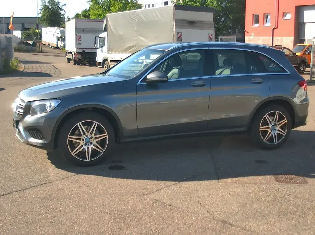 Gebraucht Mercedes GLC250 204 PS (150 kW) 2017 Grau SUV