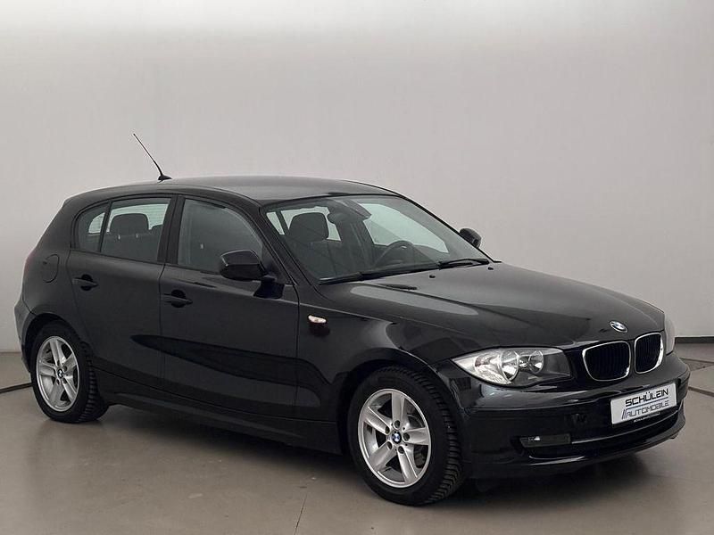 Gebraucht BMW 118 Advantage 143 PS (105 kW) 2011 Black sapphire metallic Kleinwagen